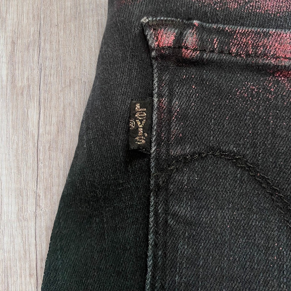 RARE Levi's Red Metallic Coated Skinny Legging Jeans - Picture 8 of 8